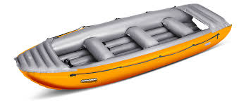 Nafukovací raft Colorado 450, určený pro 6 dospělých osob.